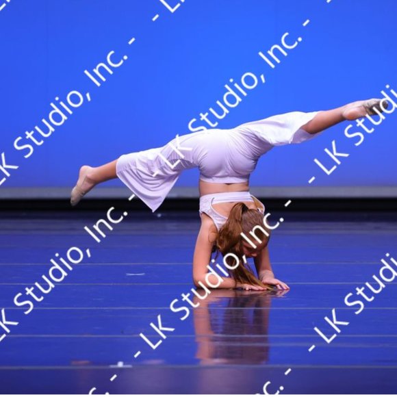 Girl's white dance costume, size MC (medium child) - Picture 11 of 14